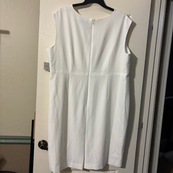 NWT Kasper Women's Plus Size Sheath Dress with Cut Out, Vanilla Ice SZ 24 - Picture 2 of 5